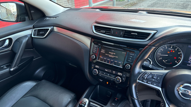 Nissan Qashqai 1.3 DiG-T Tekna 5dr Petrol Hatchback